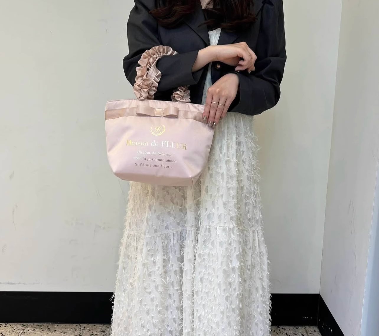 日本Maison de FLEUR 花邊手柄 絹布小手袋ブランドロゴフリルハンドルトートSバッグ